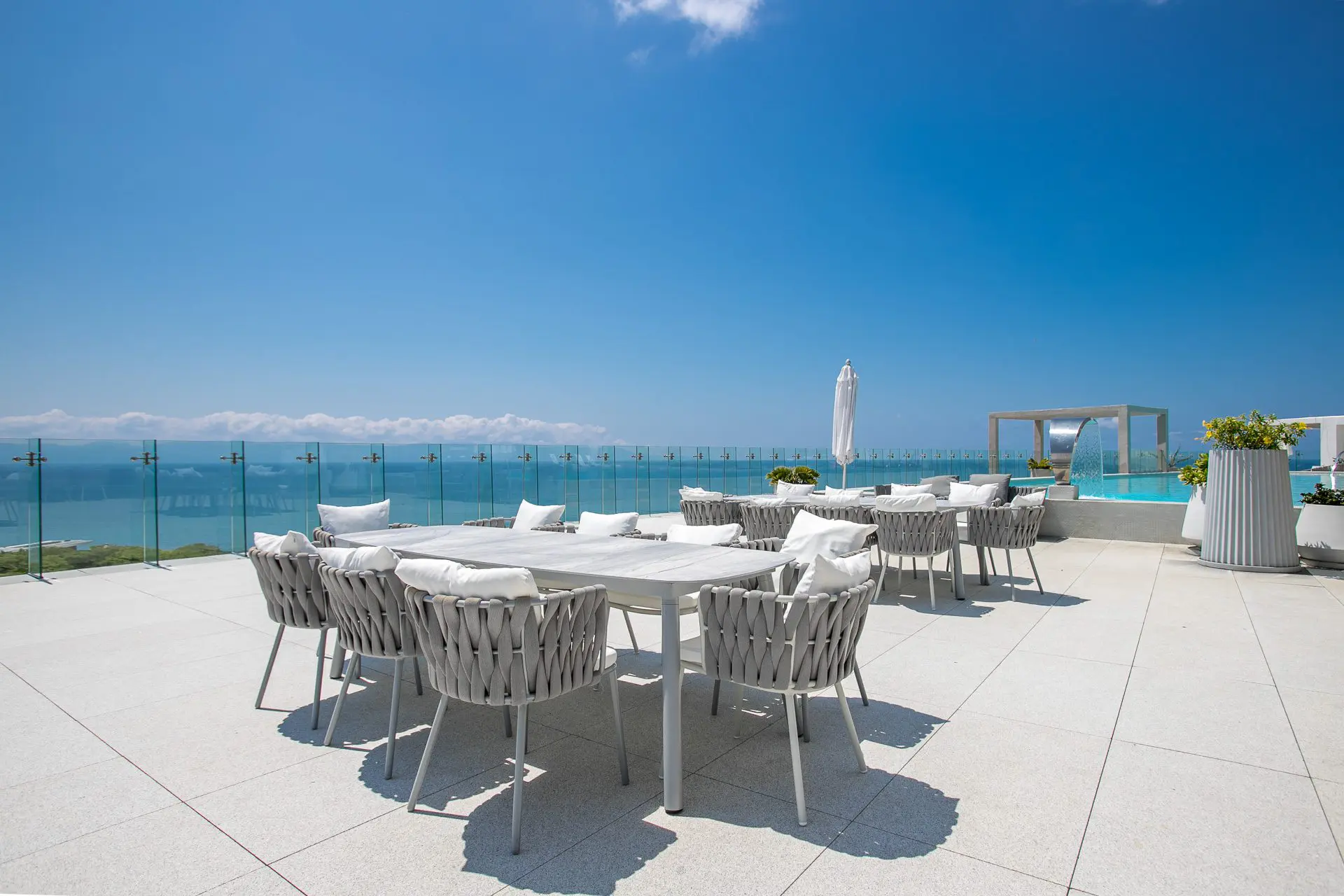 Fotografia sofisticada mostrando a luxuosa casa de férias à beira-mar Bolongo, localizada em Punta Mita, Riviera Nayarit, México.
