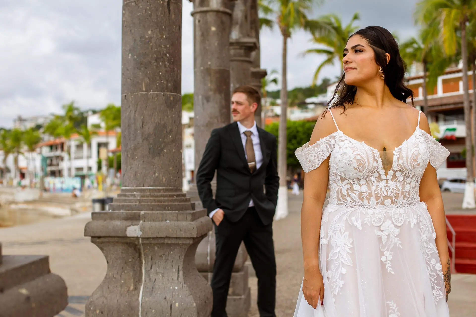 Bride and groom photoshoot on the Puerto Vallarta Malecon