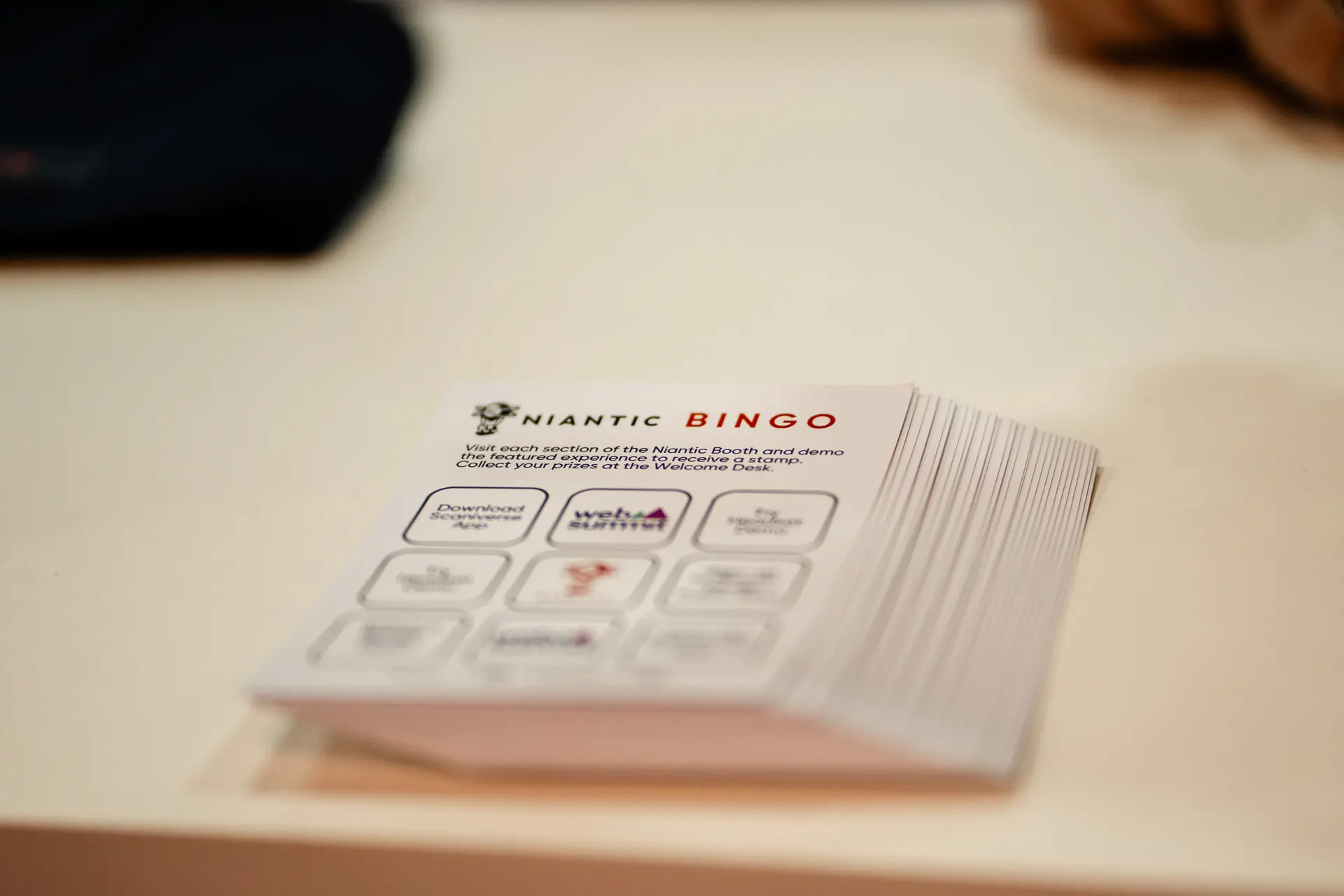 Tarjetas de bingo en el evento corporativo de Niantic en Lisbon Web Summit 2024